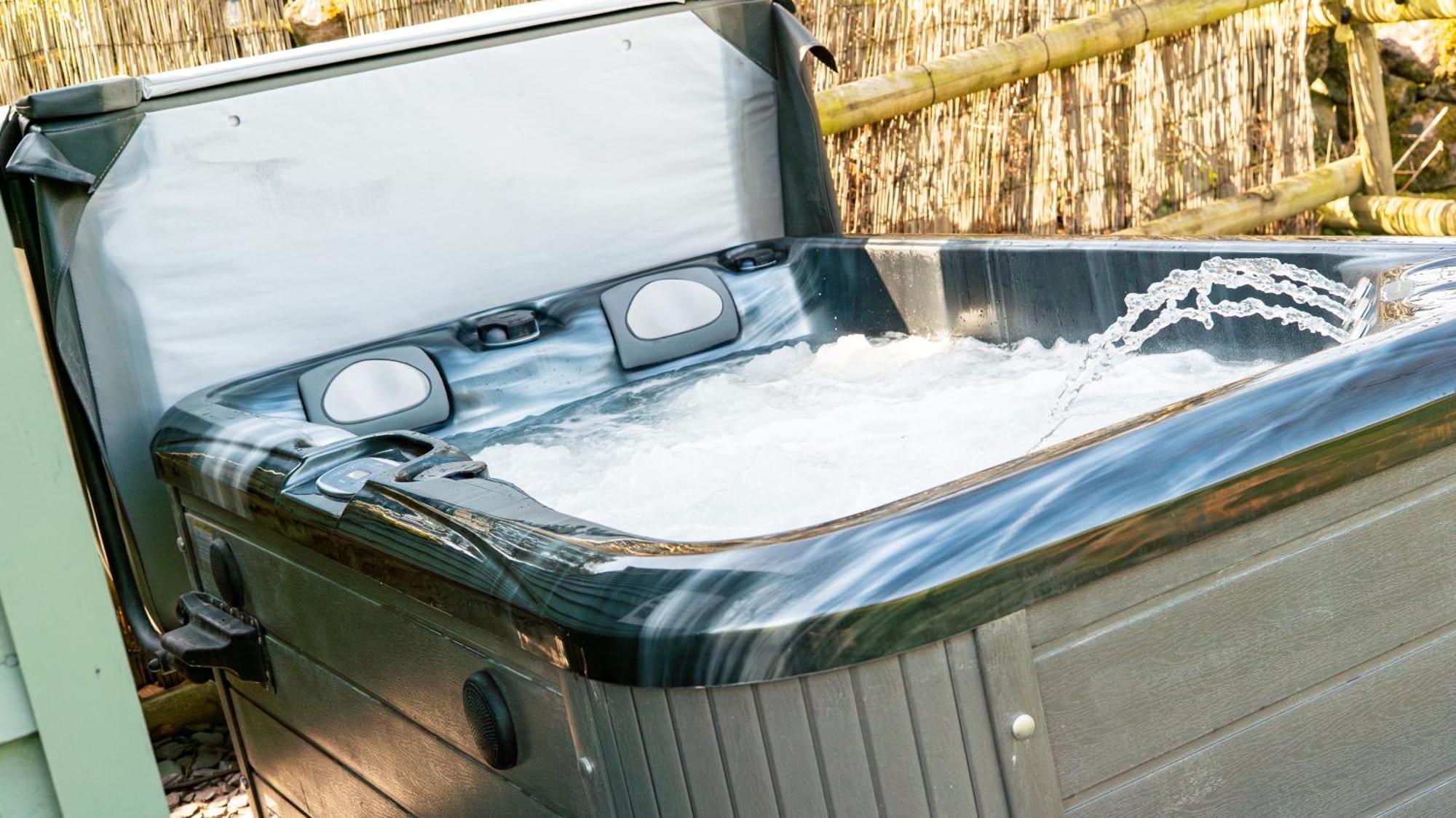 Lavender Retreat With Private Hot Tub Guest House Upper Hulme Exterior photo